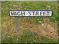 High Street sign in NR33 7TP