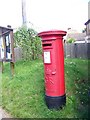 George V Postbox, Middle Winterslow in SP5 1SE