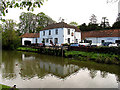 Kennet and Avon Canal at the Dundas Arms: Kintbury in RG17 9UT