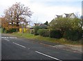 Broad Lane & garden hedges in RG7 6RY