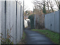 Footpath to the footbridge in DY10 3FA
