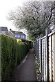 Footpath between Kennington Road and Rowles Close in OX4 4YH