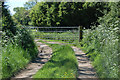 Footpath north from Whitehall Farm (7) in CV22 6NT