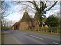 Oast  Houses, Thorne Farm, Bethersden, Kent in TN26 3AA