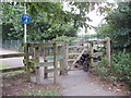 Difficult entrance to cycle path at Rectory Fields in UB5 5LG
