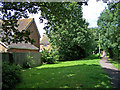 Leafy footpath in Hedge End in SO30 2GR