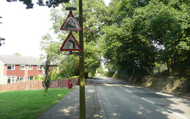Plum Lane - Steep Hill 20% in SE18 2RT
