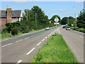 2009 : A361 looking east up Caen Hill in SN10 1QE