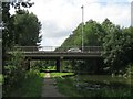 Aylesbury Arm: Oakfield Road crosses the Canal in HP20 1PB