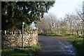 Footpath round the bend in OX14 4PA