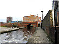 Manchester: Rochdale Canal, Tariff Street Bridge 91 in M4 5AG