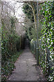 Footpath to Oakleigh Park South in EN4 8XB