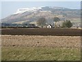 Looking to Bishop Hill from Lochend in KY13 9JQ