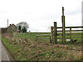 Public footpath to Hill Farm in NR13 3HX