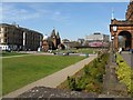 Argyle Street and the front of Kelvingrove Museum and Art Gallery in G3 8QD