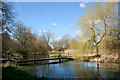 Footbridge over the Kennet in SN8 2QB