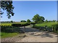 Barn Farm driveway in LE7 9EJ