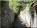 Walled footpath, Ruthin in Ruthin Community