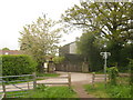 Footpath junction near Howlets Farm in TN8 5NH