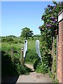 Footpath to Warwick leaves Bishop's Tachbrook in CV33 9SE