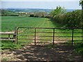 Footpath to Longdon Manor in CV36 4PJ