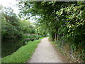 Walking along the Leeds to Liverpool Canal #70 in LS13 1EW