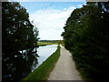 Walking along the Leeds to Liverpool Canal #91 in LS28 5QP