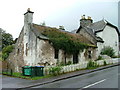 Dilapidated cottage on The Brae in PH15 2HQ