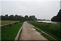 Thames Path south of Richmond in TW1 2NJ