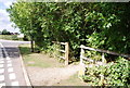 Footpath to Haysden Country Park in TN9 2UH
