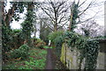 Footpath parallel to Mount Park Avenue in CR8 2BB