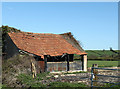 2011 : Old barn near Chestermans Farm in SN15 4LX