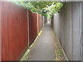 Public footpath between Claygate Avenue and Hinchley Drive in KT10 0AJ