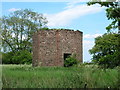 Ruined building, Nearmarsh Farm in HU12 9RS