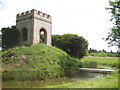 Chalfont St Giles: Captain Cook Monument and Moat in HP8 4AT