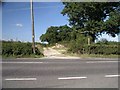 Footpath 1739/1 leading to Freemans Wood in RH13 8JP