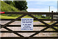 2011 : Friendly sign on a gate, top of Bodden Lane in BA4 5QF