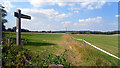 Footpath to Blagrove Farm in OX13 6BL