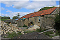 2011 : Tumbledown farm buildings being revived in BA4 4QT