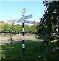 Signpost opposite Bird in Hand in RG4 9NG
