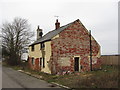Abandoned cottage in Blunsdon in SN25 2SY