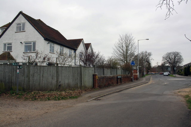 Turnhams House, Pincents Lane in RG31 4EU