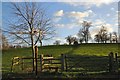 Footpath to Leede's Farm, Hemingstone in IP6 9QU