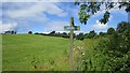 Footpath sign, Duncrieve in PH2 9PD