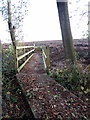 Footbridge on the path to Lodge Farm in LU5 6HN