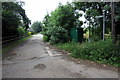 Footpath and entrance to Road Farm in MK45 4QN