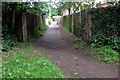 Footpath into Flitwick in MK45 1GN