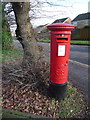 Walton-on-Thames: postbox № KT12 158, Mayfield Road in KT12 5AZ