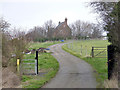 Drive to Church Site Farm in Thorpe in the Glebe