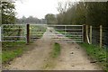 Footpath and track to Springhill Farm in OX28 3UF